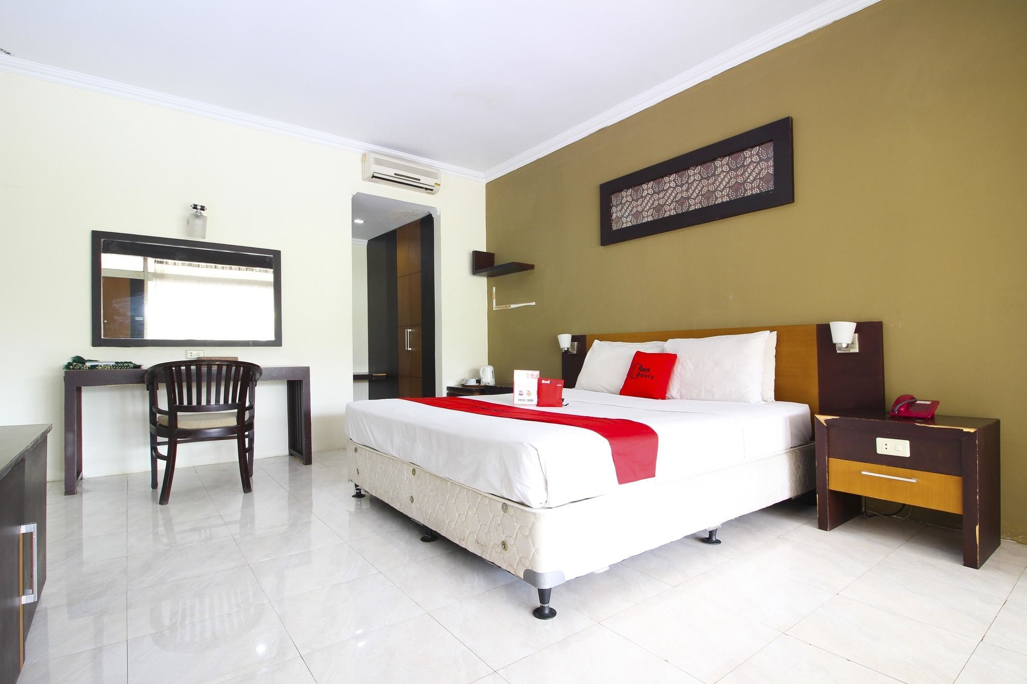 Reddoorz @ Solo Street Hotel Maguwo Ngoại thất bức ảnh